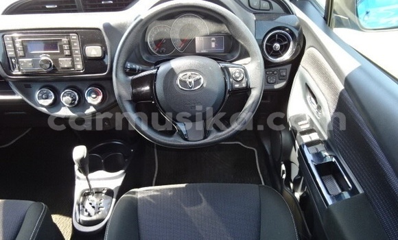 Buy Used Toyota Vitz Blue Car in Beitbridge in Matabeleland South Buy Used Toyota Vitz Blue Car in Beitbridge in Matabeleland South