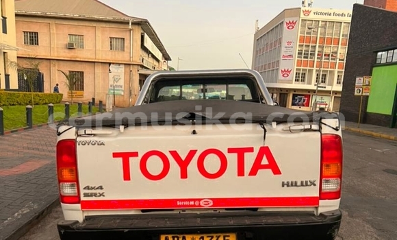 Acheter Occasion Voiture Toyota Hilux Blanc à Borrowdale, Harare Acheter Occasion Voiture Toyota Hilux Blanc à Borrowdale, Harare