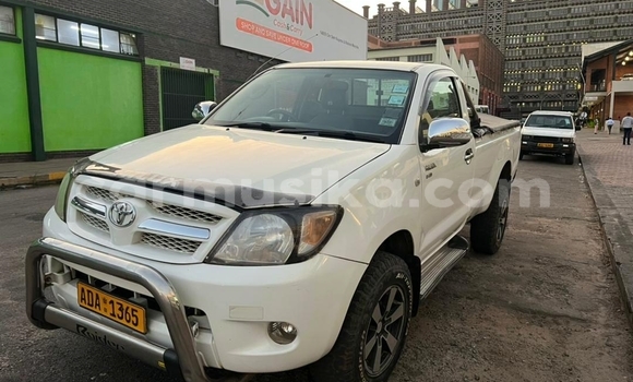 Acheter Occasion Voiture Toyota Hilux Blanc à Borrowdale, Harare Acheter Occasion Voiture Toyota Hilux Blanc à Borrowdale, Harare