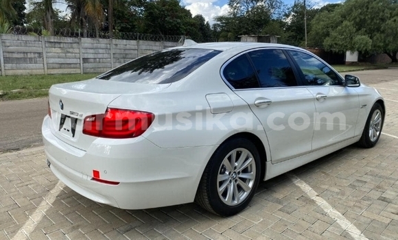 Acheter Neuf Voiture BMW 5–Series Blanc à Borrowdale, Harare Acheter Neuf Voiture BMW 5–Series Blanc à Borrowdale, Harare