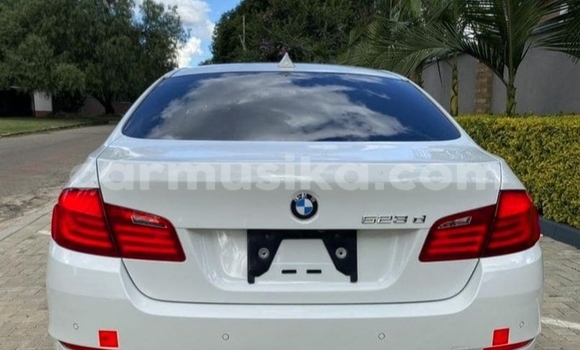 Acheter Neuf Voiture BMW 5–Series Blanc à Borrowdale, Harare Acheter Neuf Voiture BMW 5–Series Blanc à Borrowdale, Harare