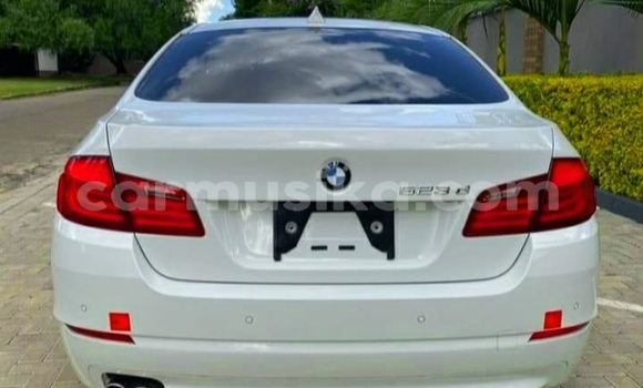 Acheter Neuf Voiture BMW 5–Series Blanc à Borrowdale, Harare Acheter Neuf Voiture BMW 5–Series Blanc à Borrowdale, Harare