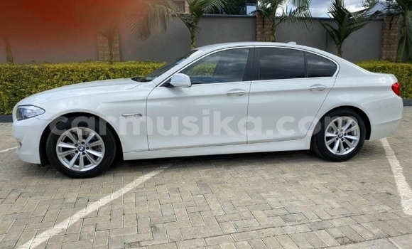 Acheter Neuf Voiture BMW 5–Series Blanc à Borrowdale, Harare Acheter Neuf Voiture BMW 5–Series Blanc à Borrowdale, Harare