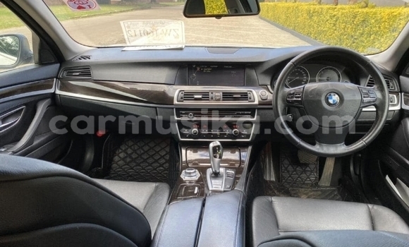 Acheter Neuf Voiture BMW 5–Series Blanc à Borrowdale, Harare Acheter Neuf Voiture BMW 5–Series Blanc à Borrowdale, Harare