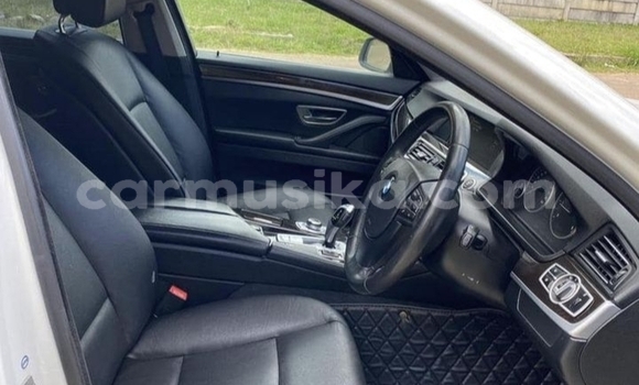 Acheter Neuf Voiture BMW 5–Series Blanc à Borrowdale, Harare Acheter Neuf Voiture BMW 5–Series Blanc à Borrowdale, Harare