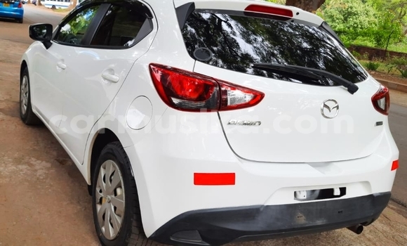Acheter Neuf Voiture Mazda Demio Blanc à Borrowdale, Harare Acheter Neuf Voiture Mazda Demio Blanc à Borrowdale, Harare
