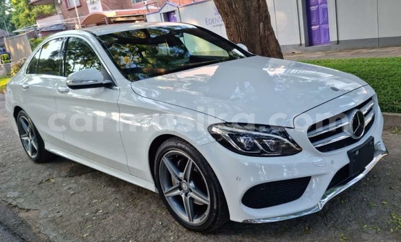 Acheter Neuf Voiture Mercedes-Benz C180 COUPE Blanc à Borrowdale, Harare Acheter Neuf Voiture Mercedes-Benz C180 COUPE Blanc à Borrowdale, Harare