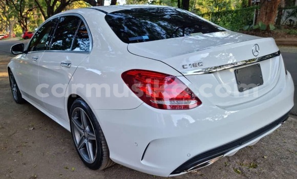 Acheter Neuf Voiture Mercedes-Benz C180 COUPE Blanc à Borrowdale, Harare Acheter Neuf Voiture Mercedes-Benz C180 COUPE Blanc à Borrowdale, Harare