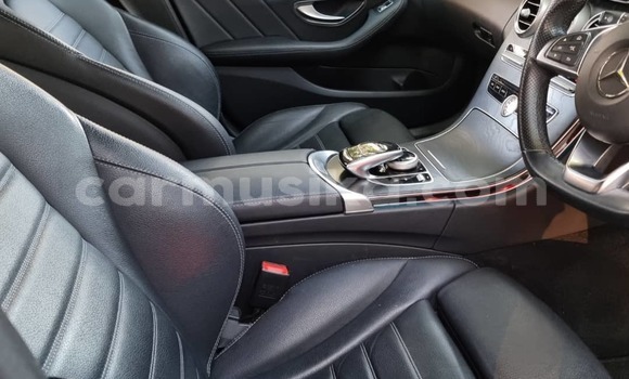 Acheter Neuf Voiture Mercedes-Benz C180 COUPE Blanc à Borrowdale, Harare Acheter Neuf Voiture Mercedes-Benz C180 COUPE Blanc à Borrowdale, Harare