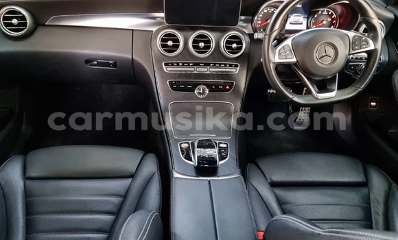 Acheter Neuf Voiture Mercedes-Benz C180 COUPE Blanc à Borrowdale, Harare Acheter Neuf Voiture Mercedes-Benz C180 COUPE Blanc à Borrowdale, Harare