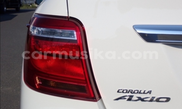 Acheter Occasion Voiture Toyota Axio Blanc à Beitbridge, Matabeleland South Acheter Occasion Voiture Toyota Axio Blanc à Beitbridge, Matabeleland South