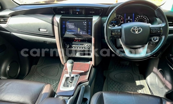 Acheter Neuf Voiture Toyota Fortuner Blanc à Borrowdale, Harare Acheter Neuf Voiture Toyota Fortuner Blanc à Borrowdale, Harare
