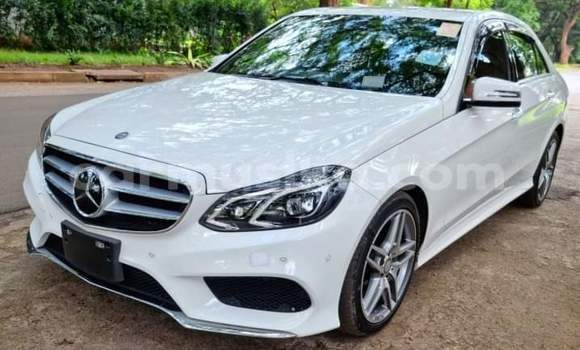 Acheter Neuf Voiture Mercedes-Benz E-Classe Blanc à Borrowdale, Harare Acheter Neuf Voiture Mercedes-Benz E-Classe Blanc à Borrowdale, Harare