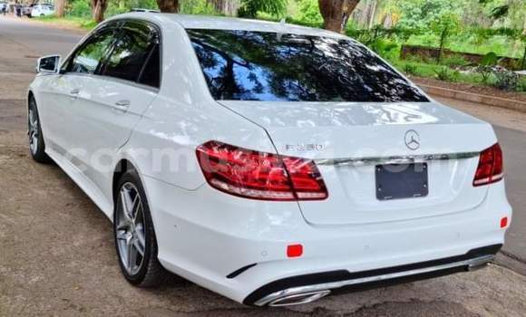 Acheter Neuf Voiture Mercedes-Benz E-Classe Blanc à Borrowdale, Harare Acheter Neuf Voiture Mercedes-Benz E-Classe Blanc à Borrowdale, Harare