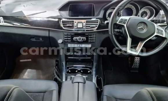 Acheter Neuf Voiture Mercedes-Benz E-Classe Blanc à Borrowdale, Harare Acheter Neuf Voiture Mercedes-Benz E-Classe Blanc à Borrowdale, Harare
