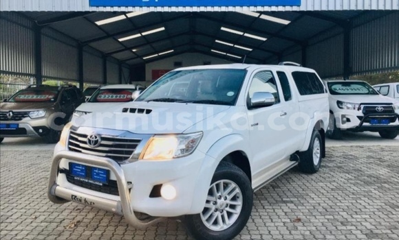 Acheter Occasion Voiture Toyota Hilux Blanc à Beitbridge, Matabeleland South