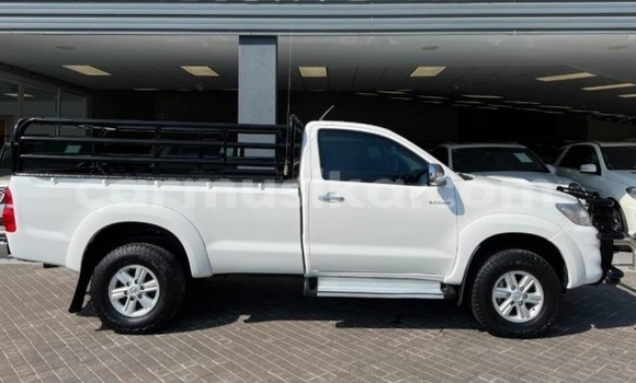 Acheter Occasion Voiture Toyota Hilux Blanc à Beitbridge, Matabeleland South Acheter Occasion Voiture Toyota Hilux Blanc à Beitbridge, Matabeleland South
