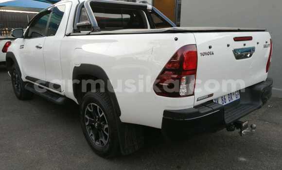 Acheter Occasion Voiture Toyota Hilux Blanc à Beitbridge, Matabeleland South Acheter Occasion Voiture Toyota Hilux Blanc à Beitbridge, Matabeleland South