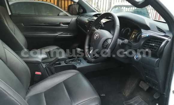 Acheter Occasion Voiture Toyota Hilux Blanc à Beitbridge, Matabeleland South Acheter Occasion Voiture Toyota Hilux Blanc à Beitbridge, Matabeleland South