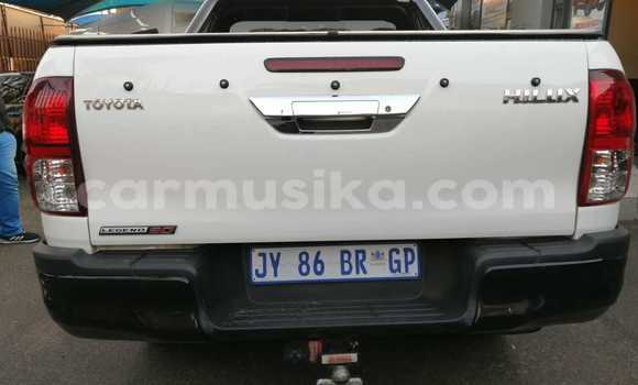 Acheter Occasion Voiture Toyota Hilux Blanc à Beitbridge, Matabeleland South Acheter Occasion Voiture Toyota Hilux Blanc à Beitbridge, Matabeleland South