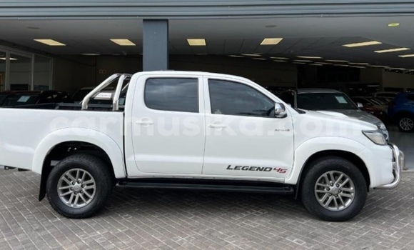 Nunua Ilio tumika Toyota Hilux Nyeupe Gari ndani ya Beitbridge nchini Matabeleland Kusini