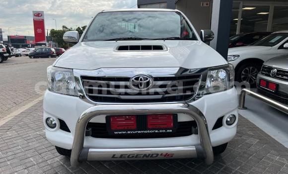 Nunua Ilio tumika Toyota Hilux Nyeupe Gari ndani ya Beitbridge nchini Matabeleland Kusini Nunua Ilio tumika Toyota Hilux Nyeupe Gari ndani ya Beitbridge nchini Matabeleland Kusini