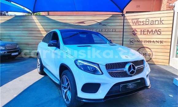 Nunua Ilio tumika Mercedes-Benz C250 coupe Nyeupe Gari ndani ya Beitbridge nchini Matabeleland Kusini