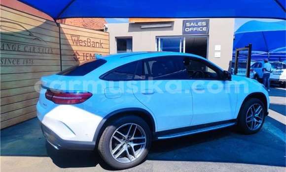 Acheter Occasion Voiture Mercedes-Benz C250 coupe Blanc à Beitbridge, Matabeleland South Acheter Occasion Voiture Mercedes-Benz C250 coupe Blanc à Beitbridge, Matabeleland South