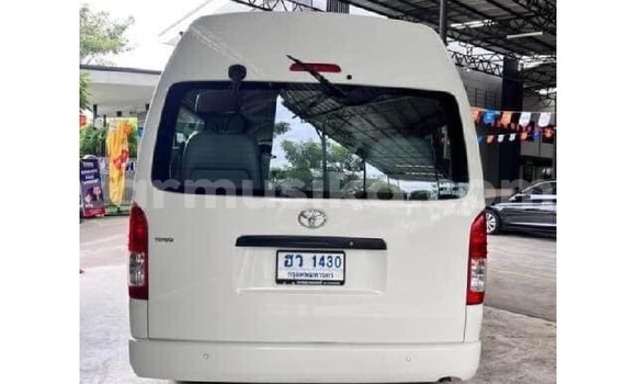 Acheter Occasion Voiture Toyota Hiace Blanc à Beitbridge, Matabeleland South Acheter Occasion Voiture Toyota Hiace Blanc à Beitbridge, Matabeleland South