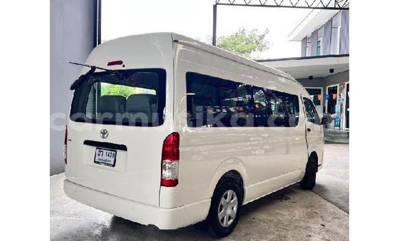 Acheter Occasion Voiture Toyota Hiace Blanc à Beitbridge, Matabeleland South Acheter Occasion Voiture Toyota Hiace Blanc à Beitbridge, Matabeleland South