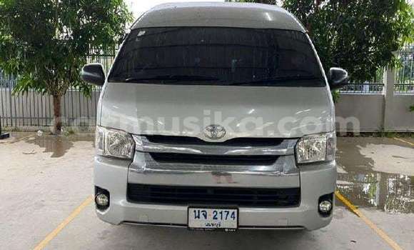 Acheter Occasion Voiture Toyota Hiace Gris à Beitbridge, Matabeleland South