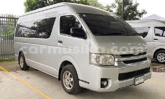 Tenga Tsaru Toyota Hiace Sirivha Mota in Beitbridge in Matabeleland South Tenga Tsaru Toyota Hiace Sirivha Mota in Beitbridge in Matabeleland South