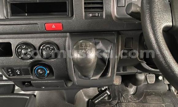 Tenga Tsaru Toyota Hiace Sirivha Mota in Beitbridge in Matabeleland South Tenga Tsaru Toyota Hiace Sirivha Mota in Beitbridge in Matabeleland South