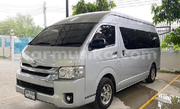 Tenga Tsaru Toyota Hiace Sirivha Mota in Beitbridge in Matabeleland South Tenga Tsaru Toyota Hiace Sirivha Mota in Beitbridge in Matabeleland South