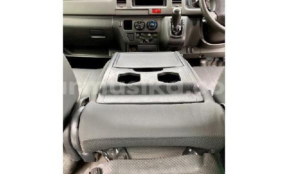 Tenga Tsaru Toyota Hiace Bhuruu Mota in Beitbridge in Matabeleland South Tenga Tsaru Toyota Hiace Bhuruu Mota in Beitbridge in Matabeleland South