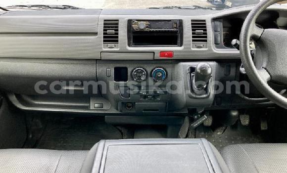 Tenga Tsaru Toyota Hiace Bhuruu Mota in Beitbridge in Matabeleland South Tenga Tsaru Toyota Hiace Bhuruu Mota in Beitbridge in Matabeleland South