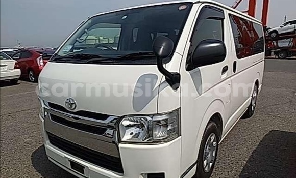 Tenga Tsaru Toyota Hiace Chena Mota in Beitbridge in Matabeleland South Tenga Tsaru Toyota Hiace Chena Mota in Beitbridge in Matabeleland South