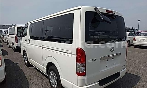Tenga Tsaru Toyota Hiace Chena Mota in Beitbridge in Matabeleland South Tenga Tsaru Toyota Hiace Chena Mota in Beitbridge in Matabeleland South