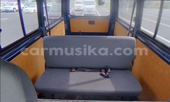 Acheter Occasion Voiture Toyota Hiace Bleu à Beitbridge, Matabeleland South Acheter Occasion Voiture Toyota Hiace Bleu à Beitbridge, Matabeleland South