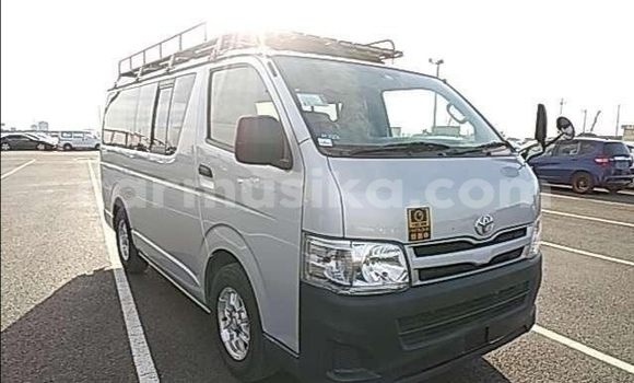 Nunua Ilio tumika Toyota Hiace Fedha Gari ndani ya Beitbridge nchini Matabeleland Kusini