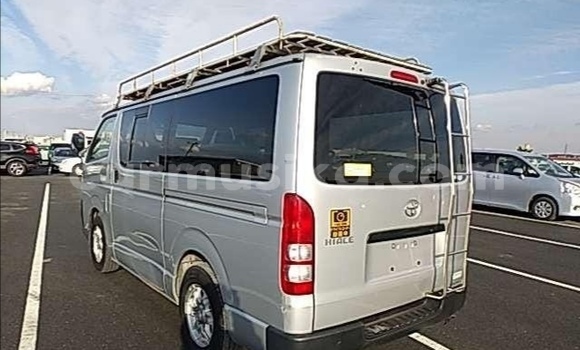 Tenga Tsaru Toyota Hiace Sirivha Mota in Beitbridge in Matabeleland South Tenga Tsaru Toyota Hiace Sirivha Mota in Beitbridge in Matabeleland South