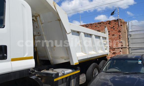 Buy Used Isuzu Trooper White Car in Harare in Harare Buy Used Isuzu Trooper White Car in Harare in Harare