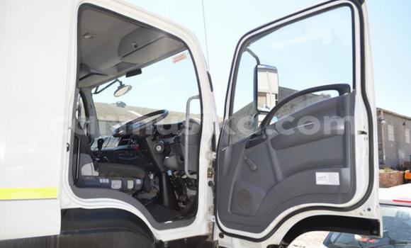 Buy Used Isuzu Trooper White Car in Harare in Harare Buy Used Isuzu Trooper White Car in Harare in Harare