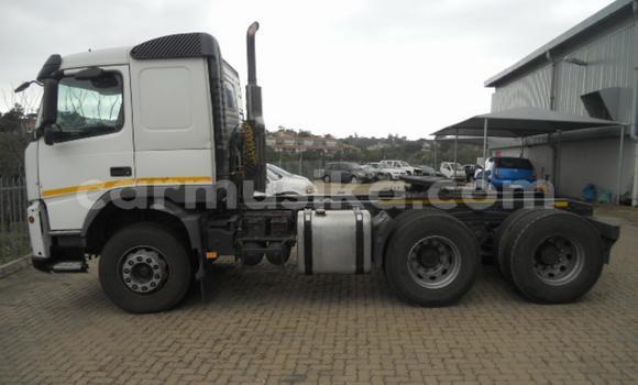 Buy Used Volvo F4 White Truck in Harare in Harare Buy Used Volvo F4 White Truck in Harare in Harare