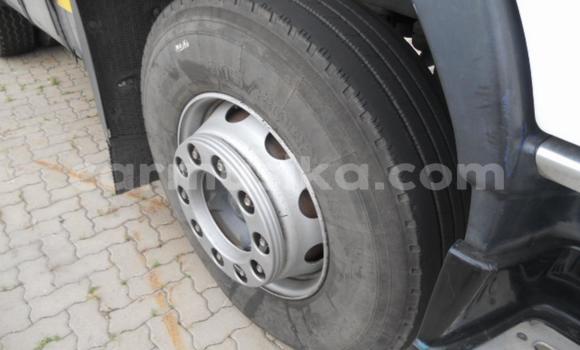 Buy Used Volvo F4 White Truck in Harare in Harare Buy Used Volvo F4 White Truck in Harare in Harare