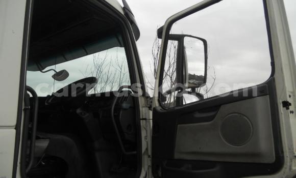Buy Used Volvo F4 White Truck in Harare in Harare Buy Used Volvo F4 White Truck in Harare in Harare