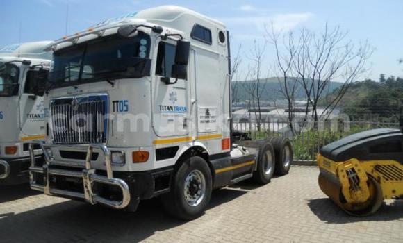 Acheter Occasion Utilitaire International 7600i Blanc à Harare, Harare Acheter Occasion Utilitaire International 7600i Blanc à Harare, Harare