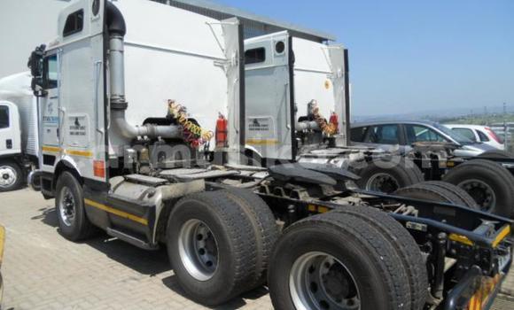 Acheter Occasion Utilitaire International 7600i Blanc à Harare, Harare Acheter Occasion Utilitaire International 7600i Blanc à Harare, Harare