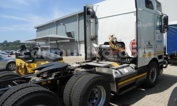 Acheter Occasion Utilitaire International 7600i Blanc à Harare, Harare Acheter Occasion Utilitaire International 7600i Blanc à Harare, Harare