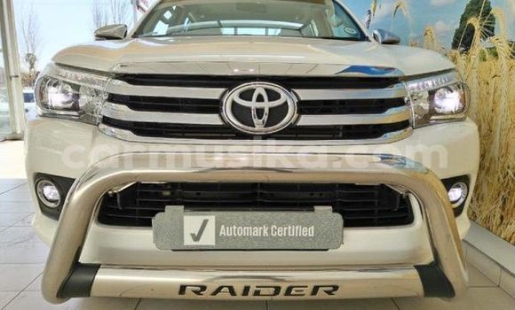 Acheter Occasion Voiture Toyota Hilux Blanc à Beitbridge, Matabeleland South Acheter Occasion Voiture Toyota Hilux Blanc à Beitbridge, Matabeleland South